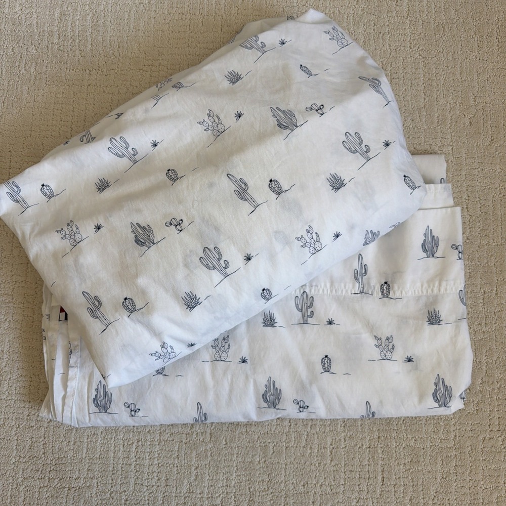 Tommy Hilfiger Full Size - Deep Mattress Sheet Set - Navy And White Cactus Theme - Picture 4 of 4